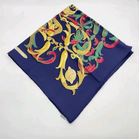 Authentic Hermes Carré 90 LE MORS A LA CONETABLE Navy Silk Scarf W/Box - Picture 11 of 16